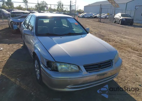 2001 Toyota Camry Ce из США, поврежденный, VIN 4T1BG22K01U093090